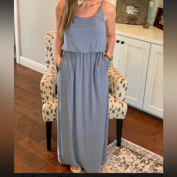 Maxi dress with adjustable straps - Picture 1 of 1